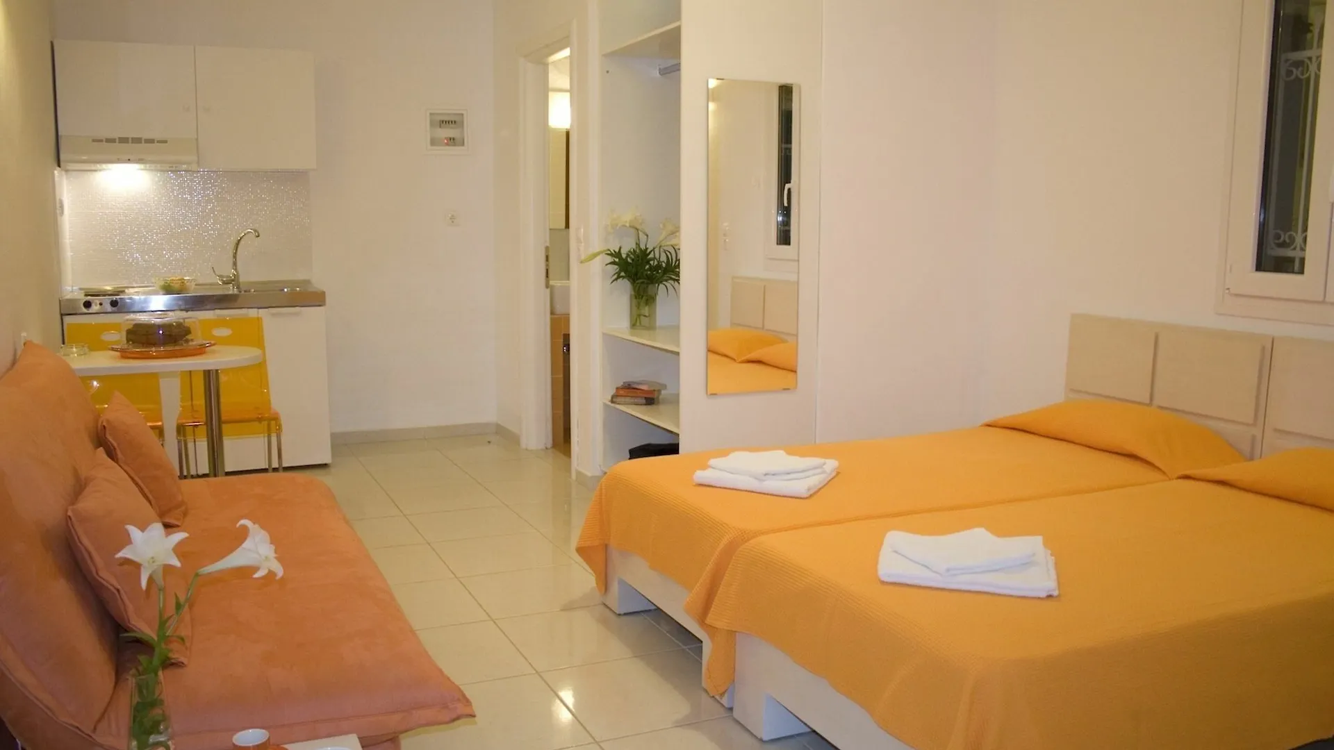 Apart Otel Artemoula'S Studios Platys Gialos